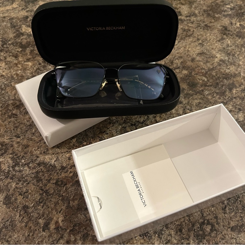 Victoria Beckham prescription eyeglasses NEW
Just add your prescription